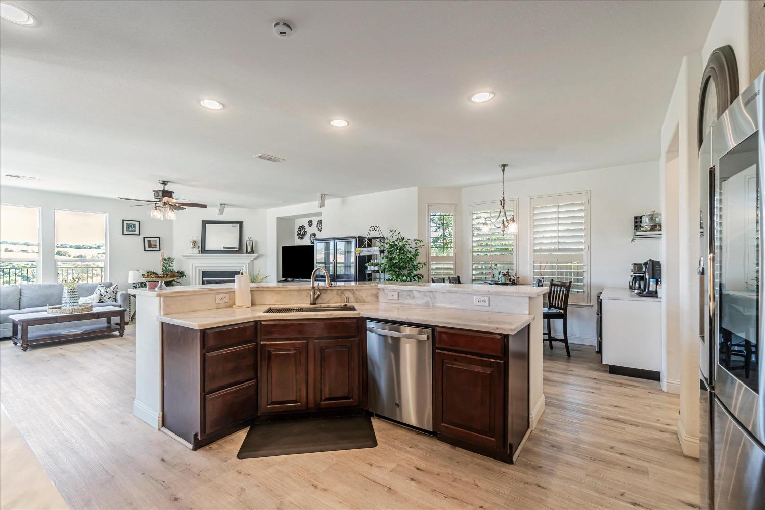 Detail Gallery Image 17 of 75 For 1367 Souza Dr, El Dorado Hills,  CA 95762 - 5 Beds | 2/3 Baths