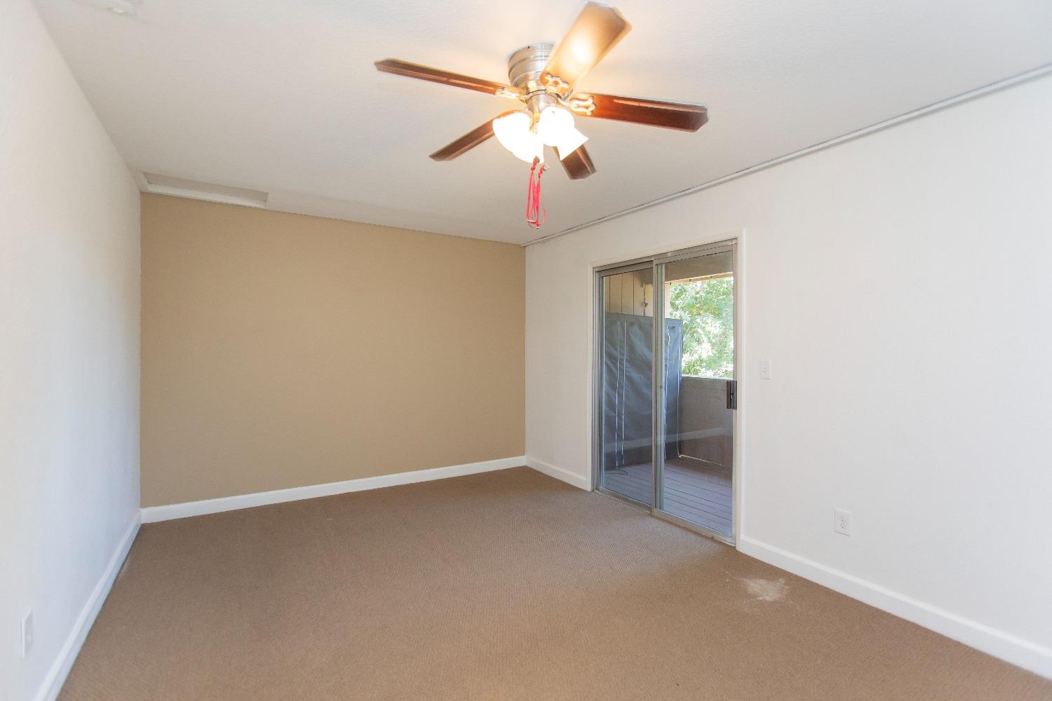 Detail Gallery Image 9 of 17 For 581 Lincoln Ave #B,  Modesto,  CA 95354 - 3 Beds | 1/1 Baths