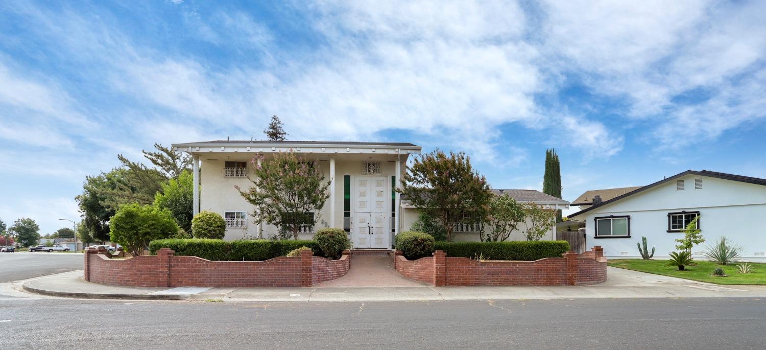 Detail Gallery Image 1 of 33 For 838 Virginia Ave, Lodi,  CA 95242 - 4 Beds | 4/1 Baths