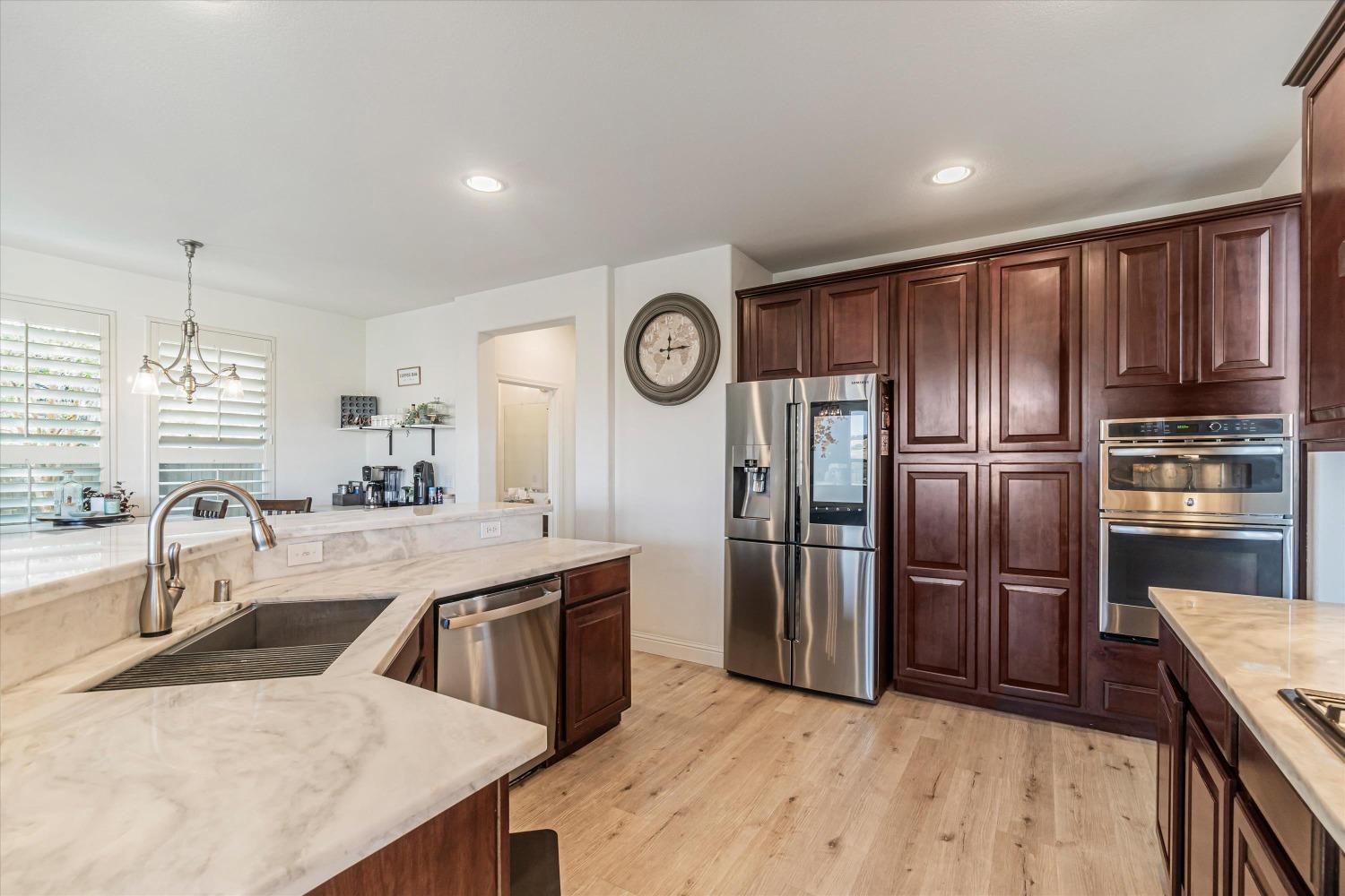 Detail Gallery Image 19 of 75 For 1367 Souza Dr, El Dorado Hills,  CA 95762 - 5 Beds | 2/3 Baths