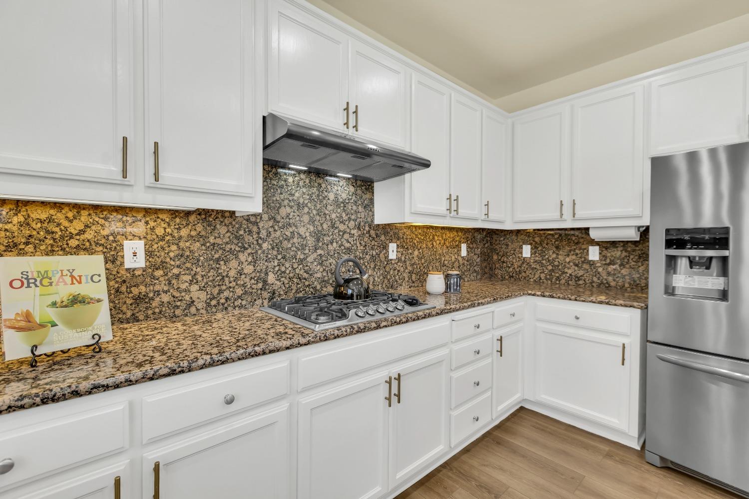 Detail Gallery Image 11 of 77 For 2934 Lyon Ct, Tracy,  CA 95377 - 5 Beds | 4 Baths