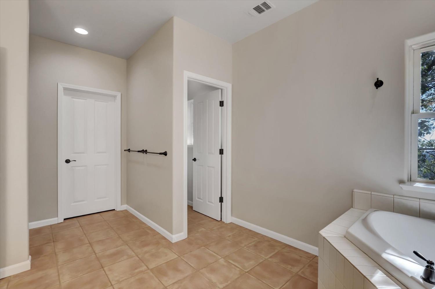 Detail Gallery Image 50 of 85 For 20550 Pyerenees Ct, Grass Valley,  CA 95949 - 4 Beds | 2/1 Baths