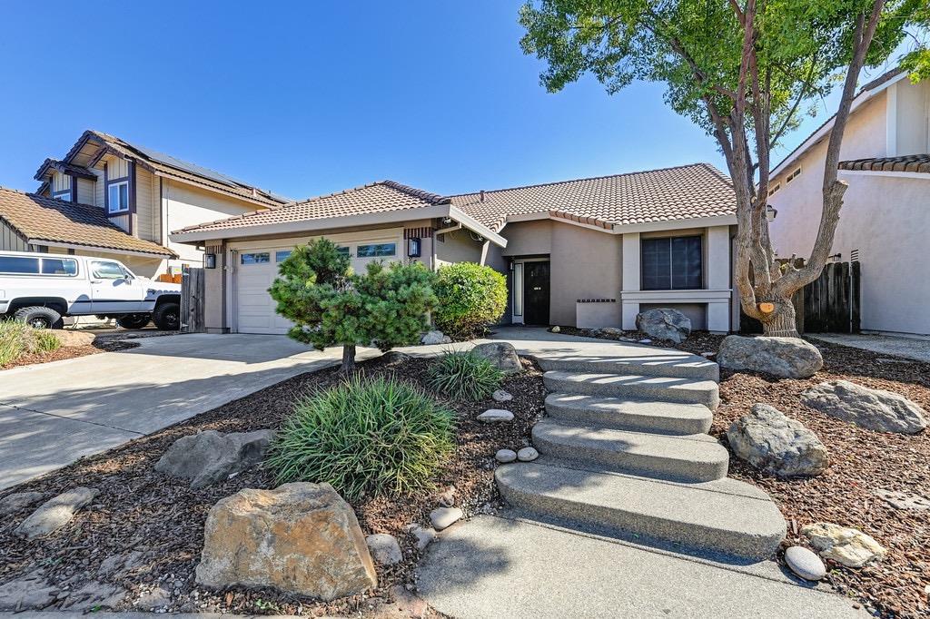 Detail Gallery Image 1 of 22 For 2540 Inverness Dr, Lincoln,  CA 95648 - 3 Beds | 2 Baths