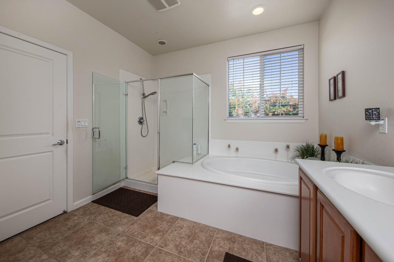 Detail Gallery Image 21 of 40 For 10576 Lake Point Ave, Stockton,  CA 95219 - 3 Beds | 2/1 Baths