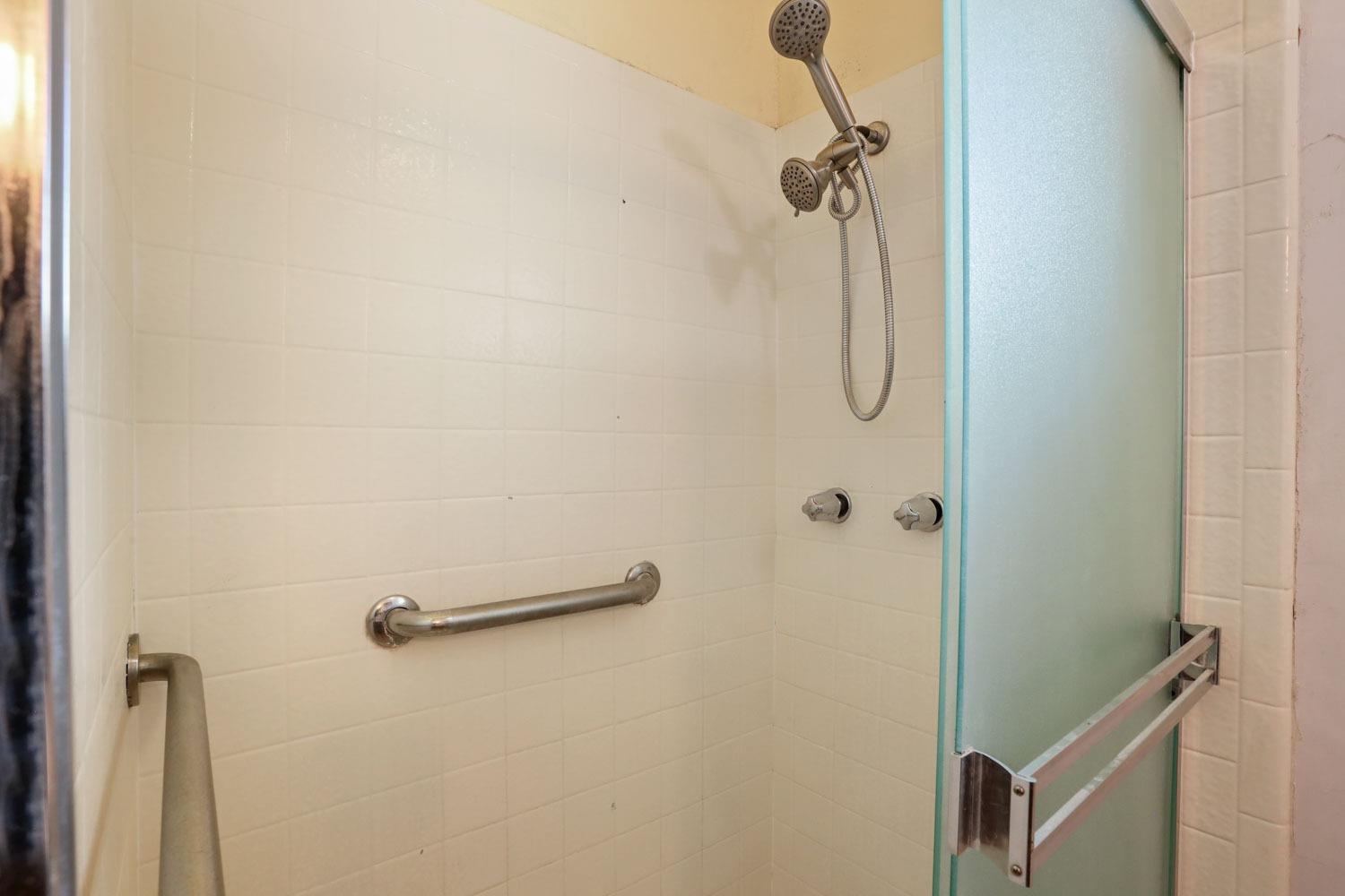 Detail Gallery Image 15 of 28 For 204 Santa Rosa Dr, San Jose,  CA 95111 - 3 Beds | 2 Baths