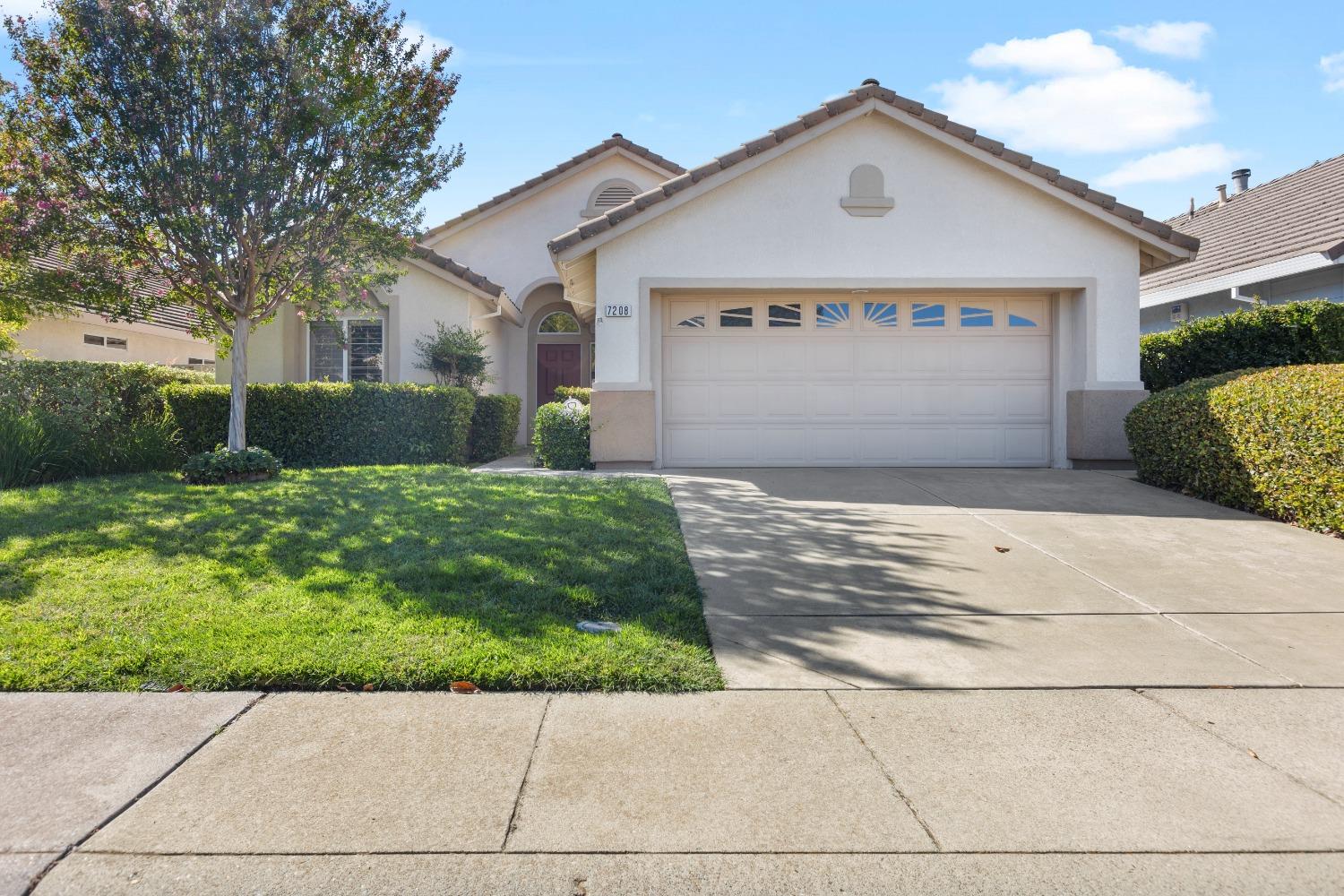 Detail Gallery Image 1 of 1 For 7208 Acorn Glen Loop, Roseville,  CA 95747 - 2 Beds | 2 Baths