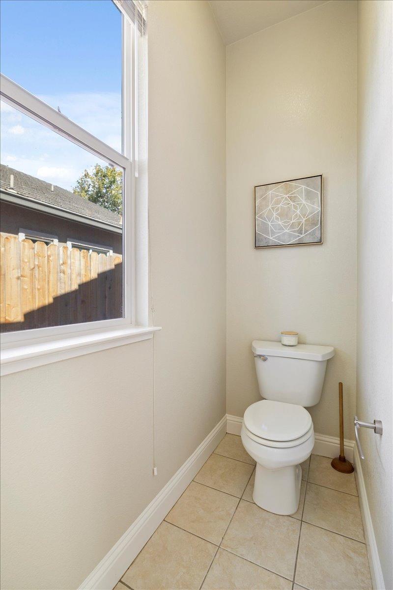 Detail Gallery Image 30 of 41 For 1131 Burwick Ln, Folsom,  CA 95630 - 3 Beds | 2 Baths