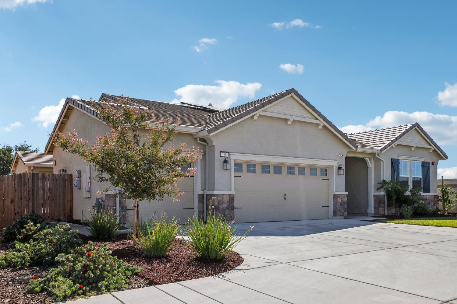 Detail Gallery Image 5 of 46 For 781 Crow Creek Cir, Galt,  CA 95632 - 3 Beds | 2 Baths