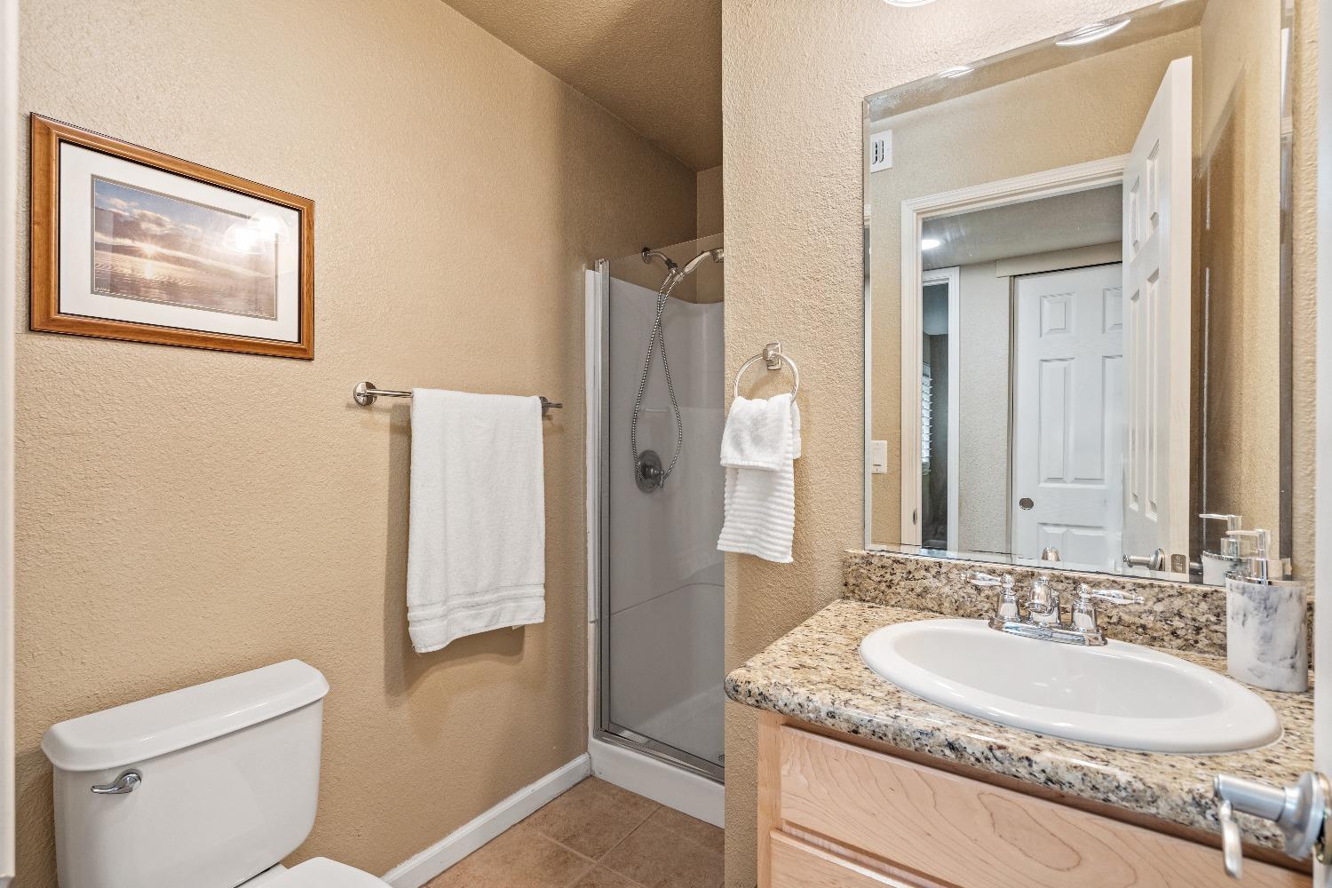 Detail Gallery Image 13 of 17 For 6235 Riverside Blvd #2,  Sacramento,  CA 95831 - 2 Beds | 2 Baths