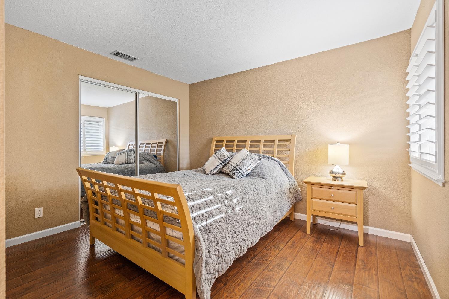 Detail Gallery Image 12 of 17 For 6235 Riverside Blvd #2,  Sacramento,  CA 95831 - 2 Beds | 2 Baths