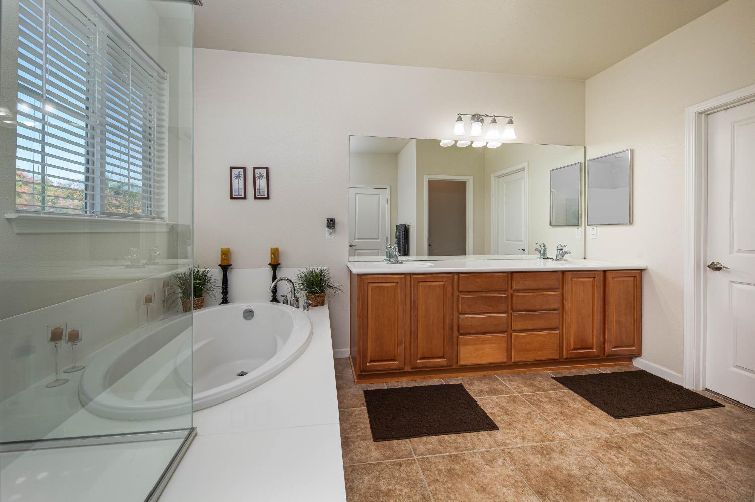 Detail Gallery Image 18 of 40 For 10576 Lake Point Ave, Stockton,  CA 95219 - 3 Beds | 2/1 Baths