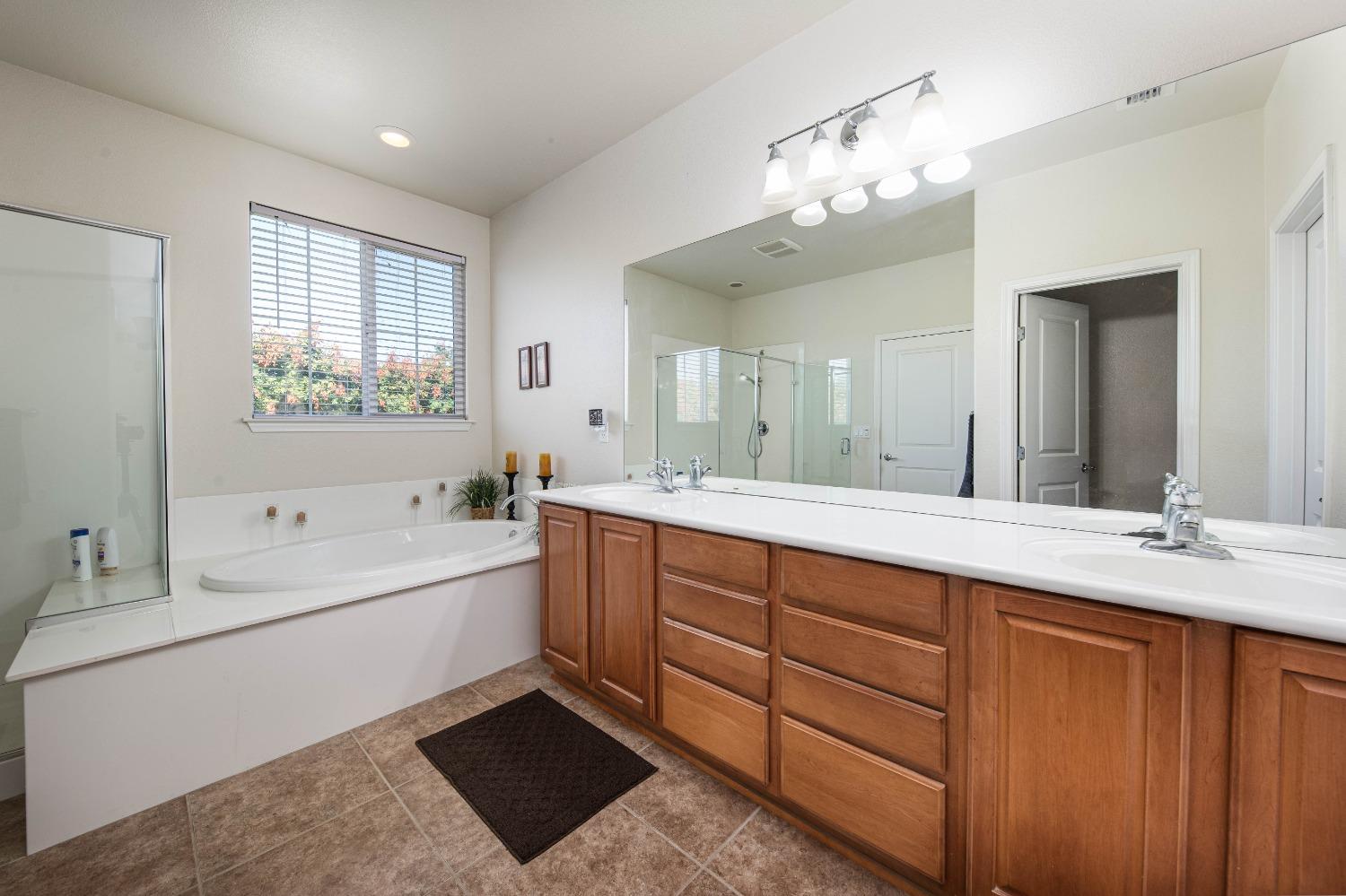 Detail Gallery Image 20 of 40 For 10576 Lake Point Ave, Stockton,  CA 95219 - 3 Beds | 2/1 Baths