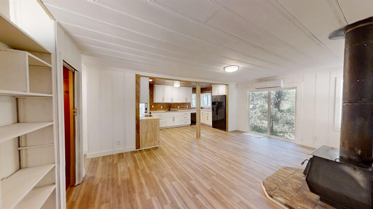 Detail Gallery Image 5 of 37 For 2016 Camellia Ln, Placerville,  CA 95667 - 2 Beds | 1 Baths