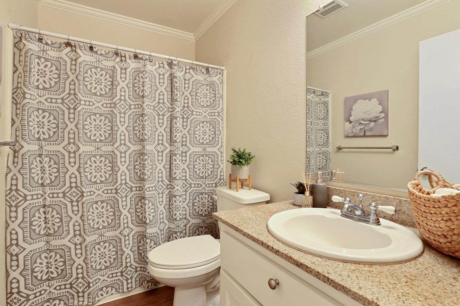 Detail Gallery Image 33 of 45 For 2401 Eilers Ln #202,  Lodi,  CA 95242 - 2 Beds | 2 Baths