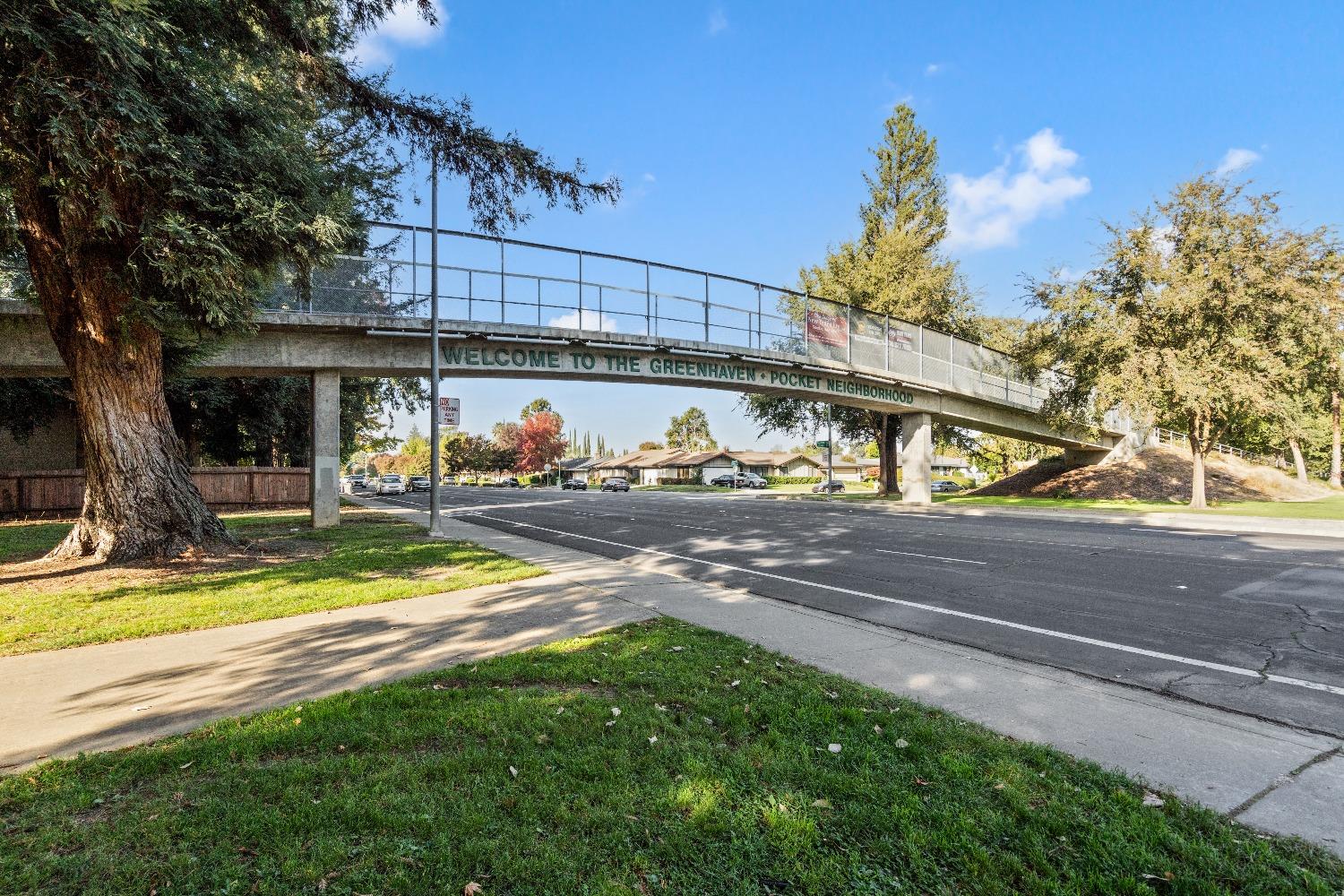 Detail Gallery Image 11 of 17 For 6235 Riverside Blvd #2,  Sacramento,  CA 95831 - 2 Beds | 2 Baths