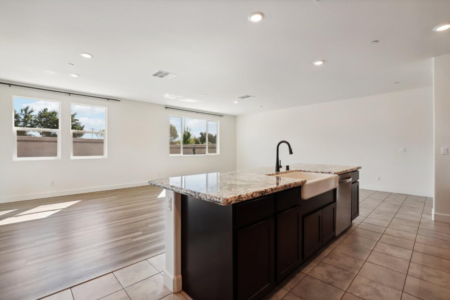 Detail Gallery Image 17 of 46 For 781 Crow Creek Cir, Galt,  CA 95632 - 3 Beds | 2 Baths