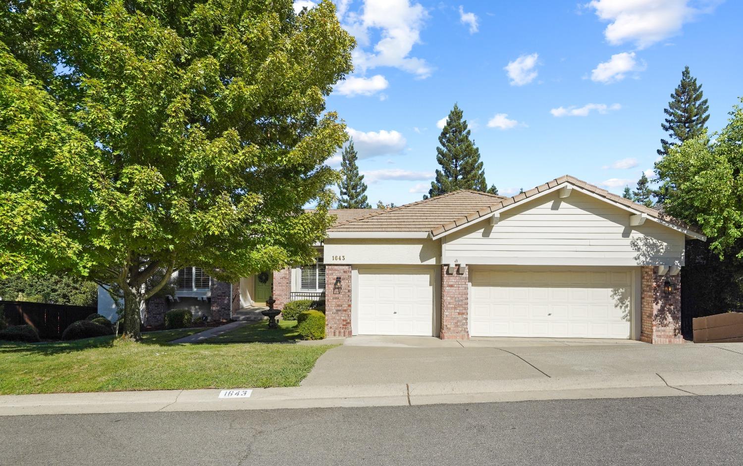 Detail Gallery Image 2 of 59 For 1643 Halifax Way, El Dorado Hills,  CA 95762 - 3 Beds | 3 Baths