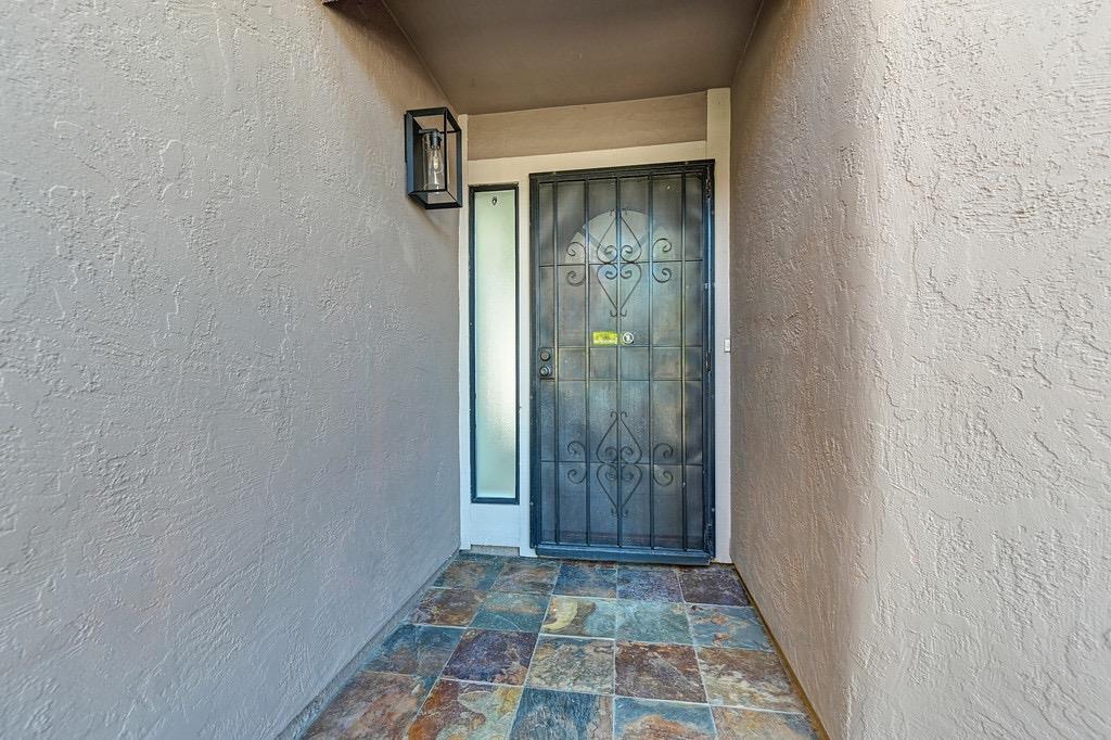 Detail Gallery Image 4 of 22 For 2540 Inverness Dr, Lincoln,  CA 95648 - 3 Beds | 2 Baths