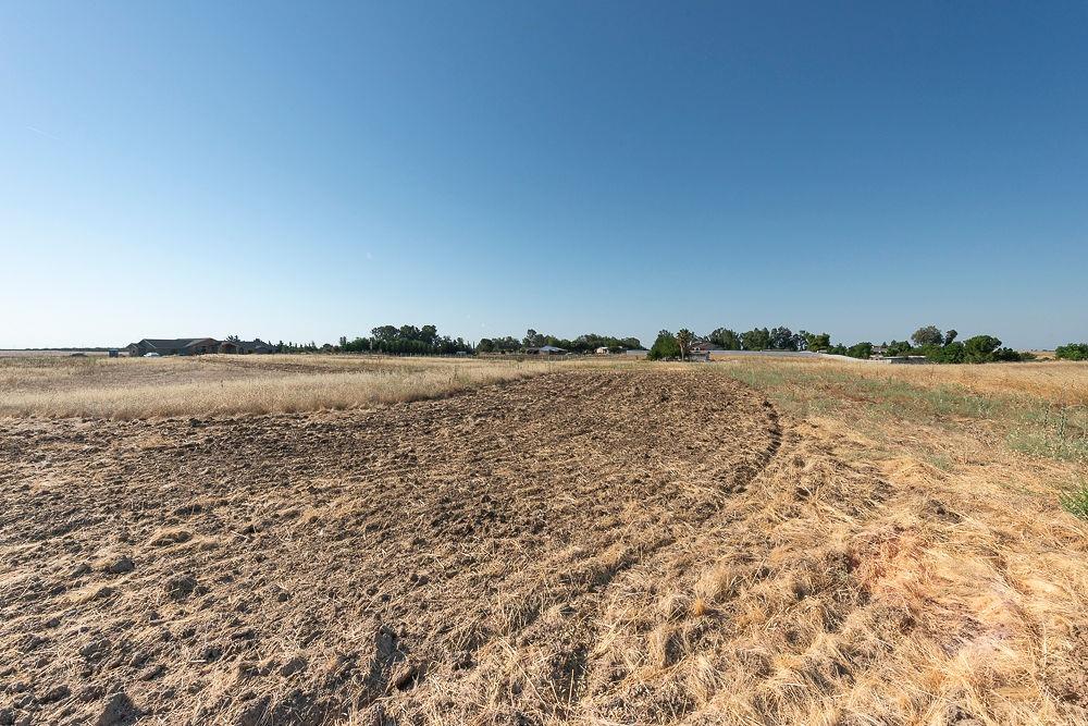 Stabulis Court, Madera, California image 11