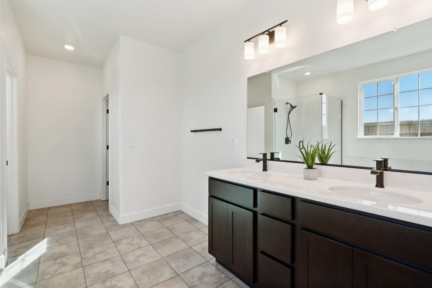 Detail Gallery Image 24 of 46 For 781 Crow Creek Cir, Galt,  CA 95632 - 3 Beds | 2 Baths