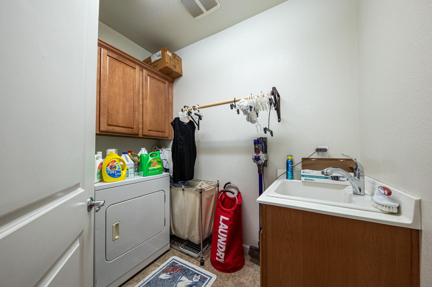 Detail Gallery Image 15 of 40 For 10576 Lake Point Ave, Stockton,  CA 95219 - 3 Beds | 2/1 Baths