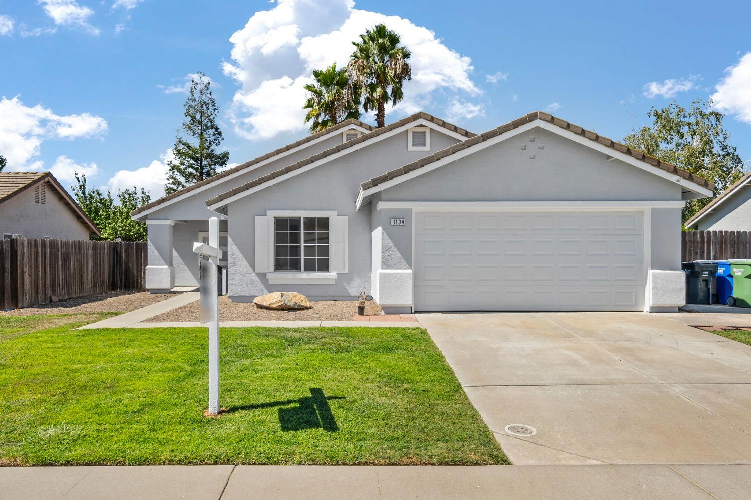 Detail Gallery Image 1 of 1 For 1134 Amberhill Ave, Galt,  CA 95632 - 3 Beds | 2 Baths