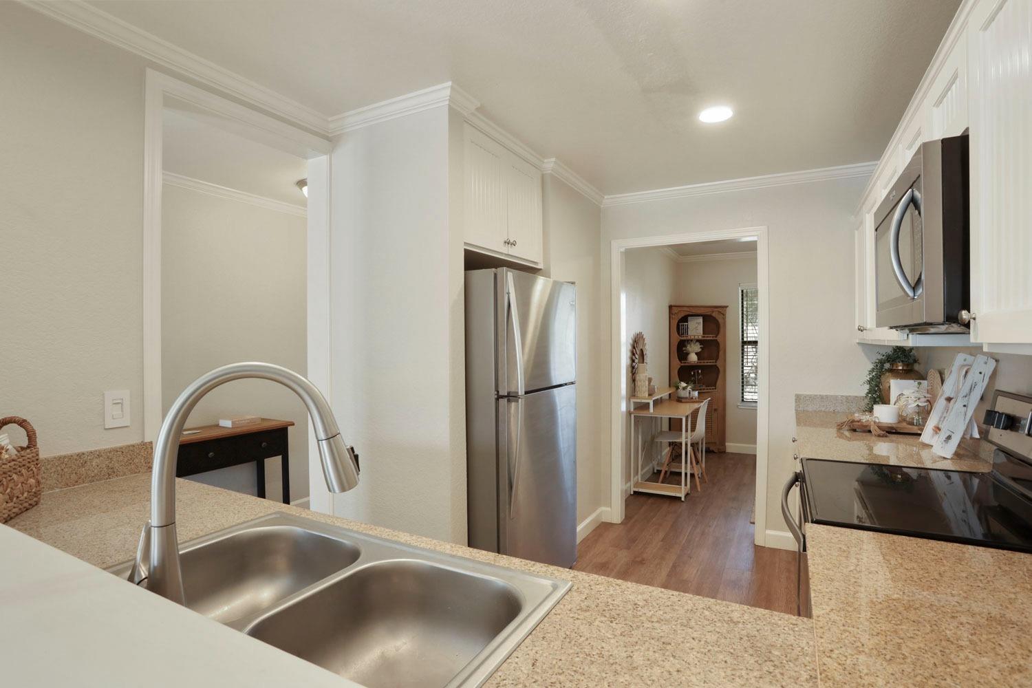 Detail Gallery Image 15 of 45 For 2401 Eilers Ln #202,  Lodi,  CA 95242 - 2 Beds | 2 Baths