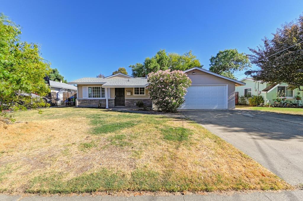 Detail Gallery Image 1 of 29 For 6332 Westbrook Dr, Citrus Heights,  CA 95621 - 3 Beds | 1/1 Baths