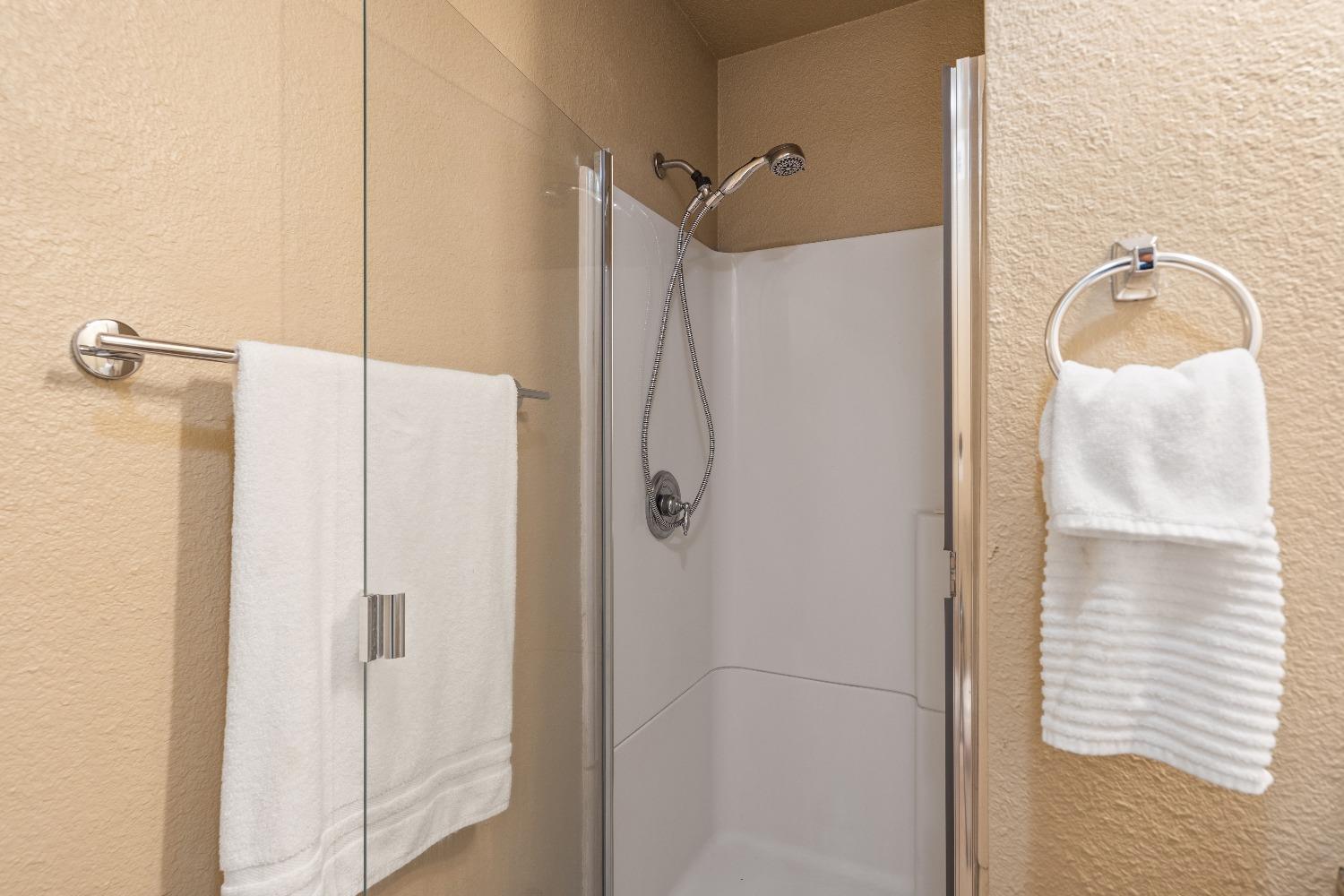 Detail Gallery Image 14 of 17 For 6235 Riverside Blvd #2,  Sacramento,  CA 95831 - 2 Beds | 2 Baths