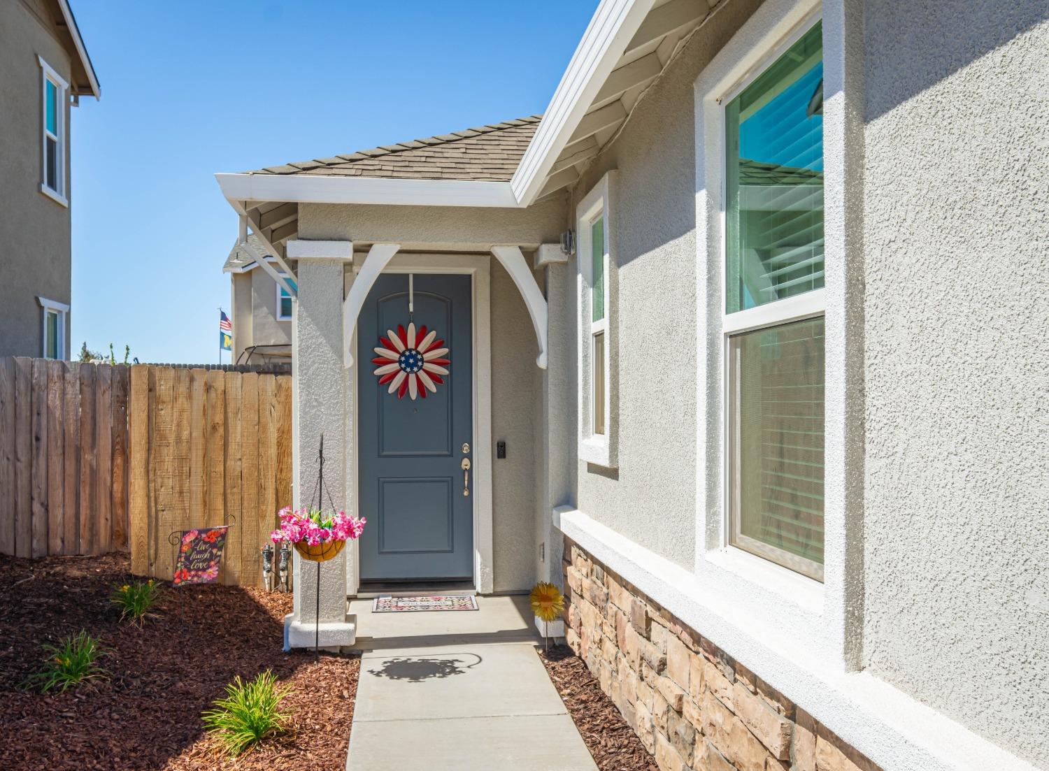 Detail Gallery Image 3 of 28 For 1214 Ramos Dr, Winters,  CA 95694 - 3 Beds | 2 Baths