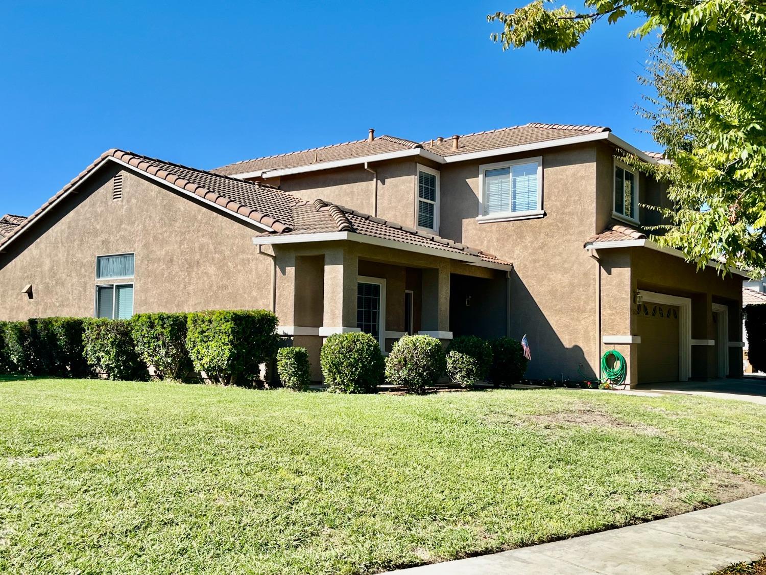 Detail Gallery Image 2 of 51 For 1882 Hunji Dr, Yuba City,  CA 95993 - 5 Beds | 3 Baths