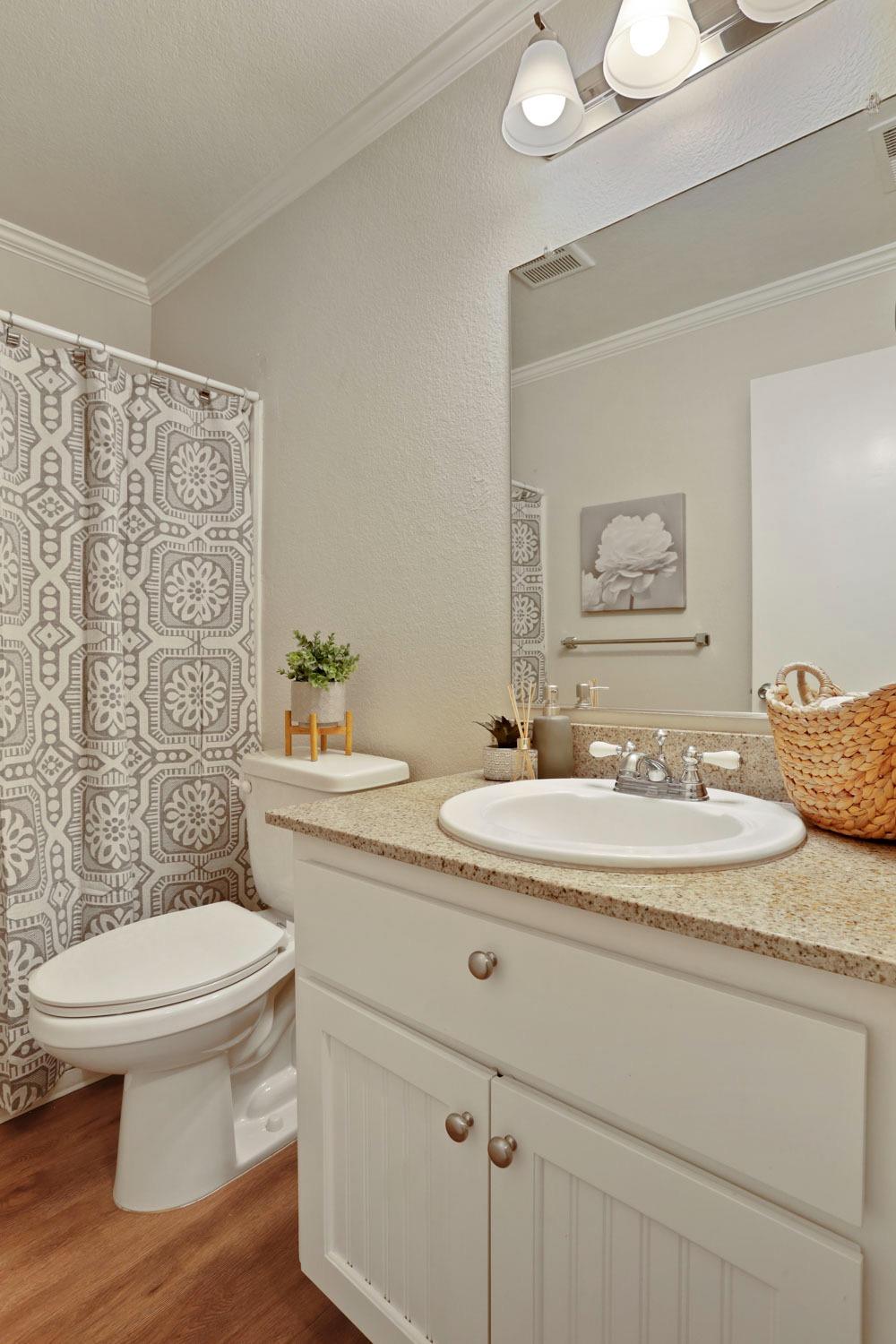 Detail Gallery Image 34 of 45 For 2401 Eilers Ln #202,  Lodi,  CA 95242 - 2 Beds | 2 Baths