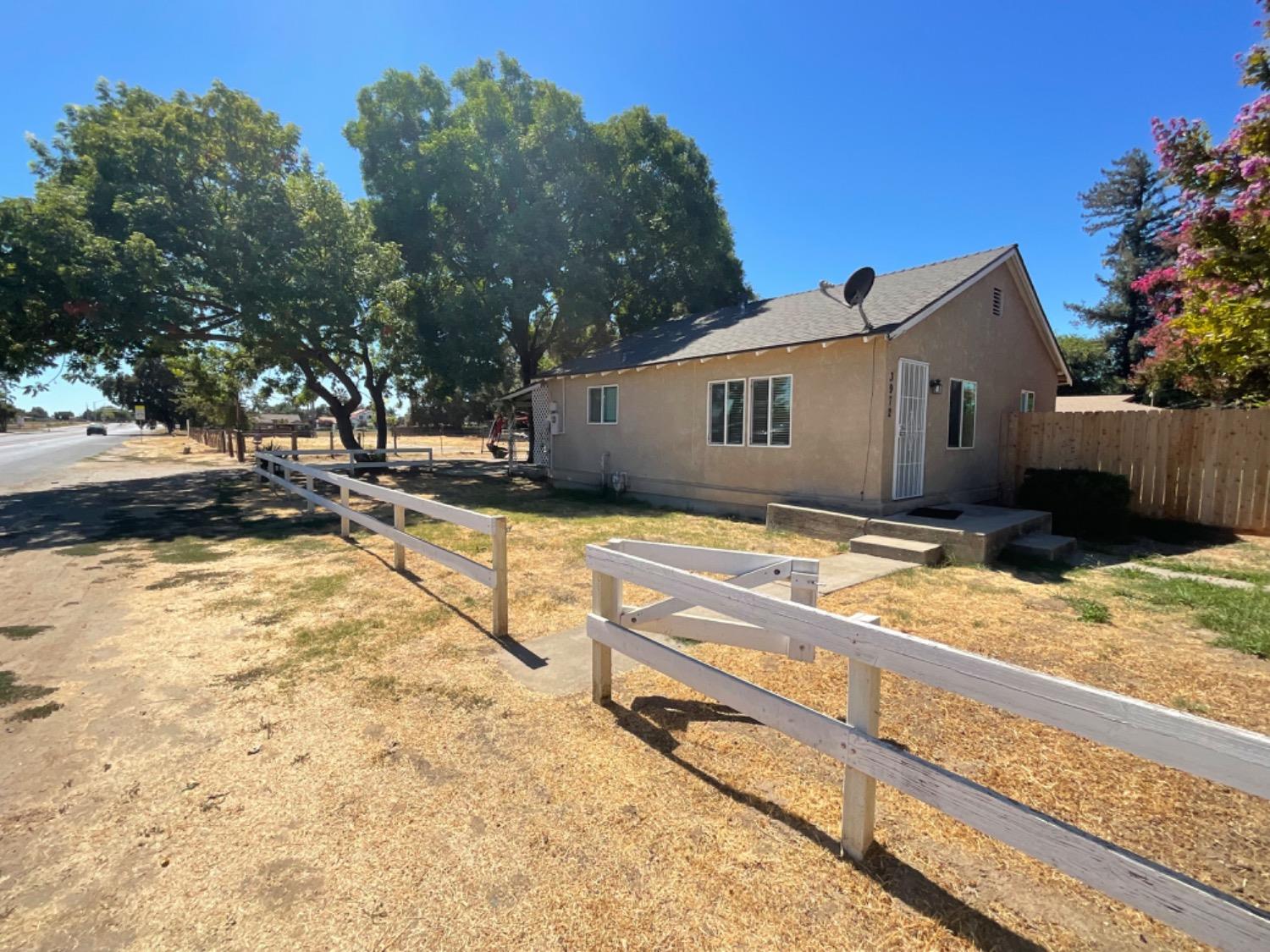 Detail Gallery Image 12 of 25 For 3972 Santa Fe St, Riverbank,  CA 95367 - 3 Beds | 1 Baths