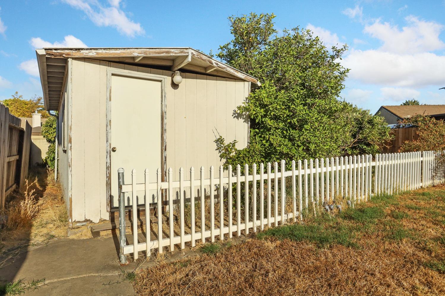 Detail Gallery Image 34 of 40 For 1902 Korbel Court, Stockton,  CA 95210 - 4 Beds | 2 Baths