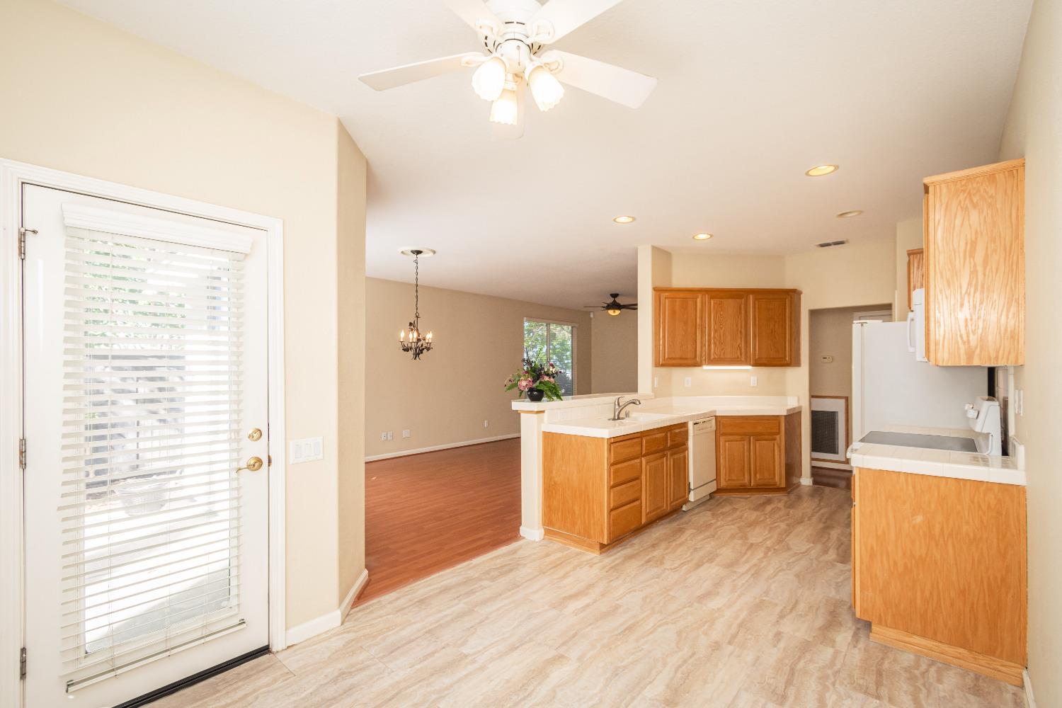 Detail Gallery Image 19 of 50 For 2600 Coldwater Ct, Rocklin,  CA 95765 - 2 Beds | 2 Baths