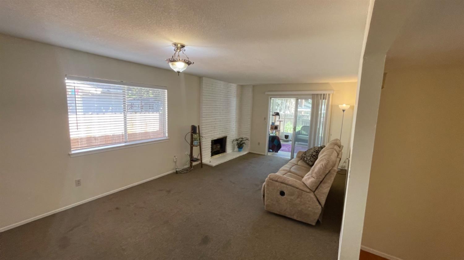 Detail Gallery Image 12 of 42 For 5430 Yellow Pine Way, Sacramento,  CA 95841 - 3 Beds | 2 Baths