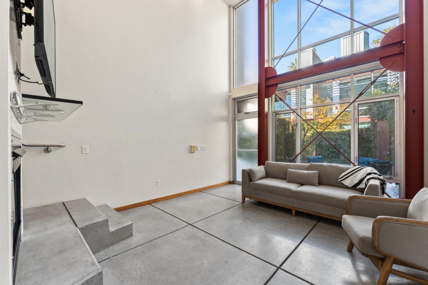 Detail Gallery Image 10 of 27 For 1626 Q St, Sacramento,  CA 95811 - 2 Beds | 2 Baths