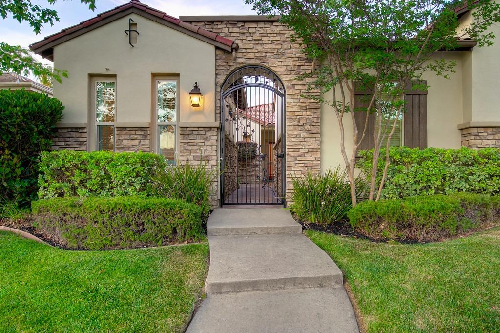 Detail Gallery Image 1 of 50 For 7009 Gullane, El Dorado Hills,  CA 95762 - 3 Beds | 2/1 Baths