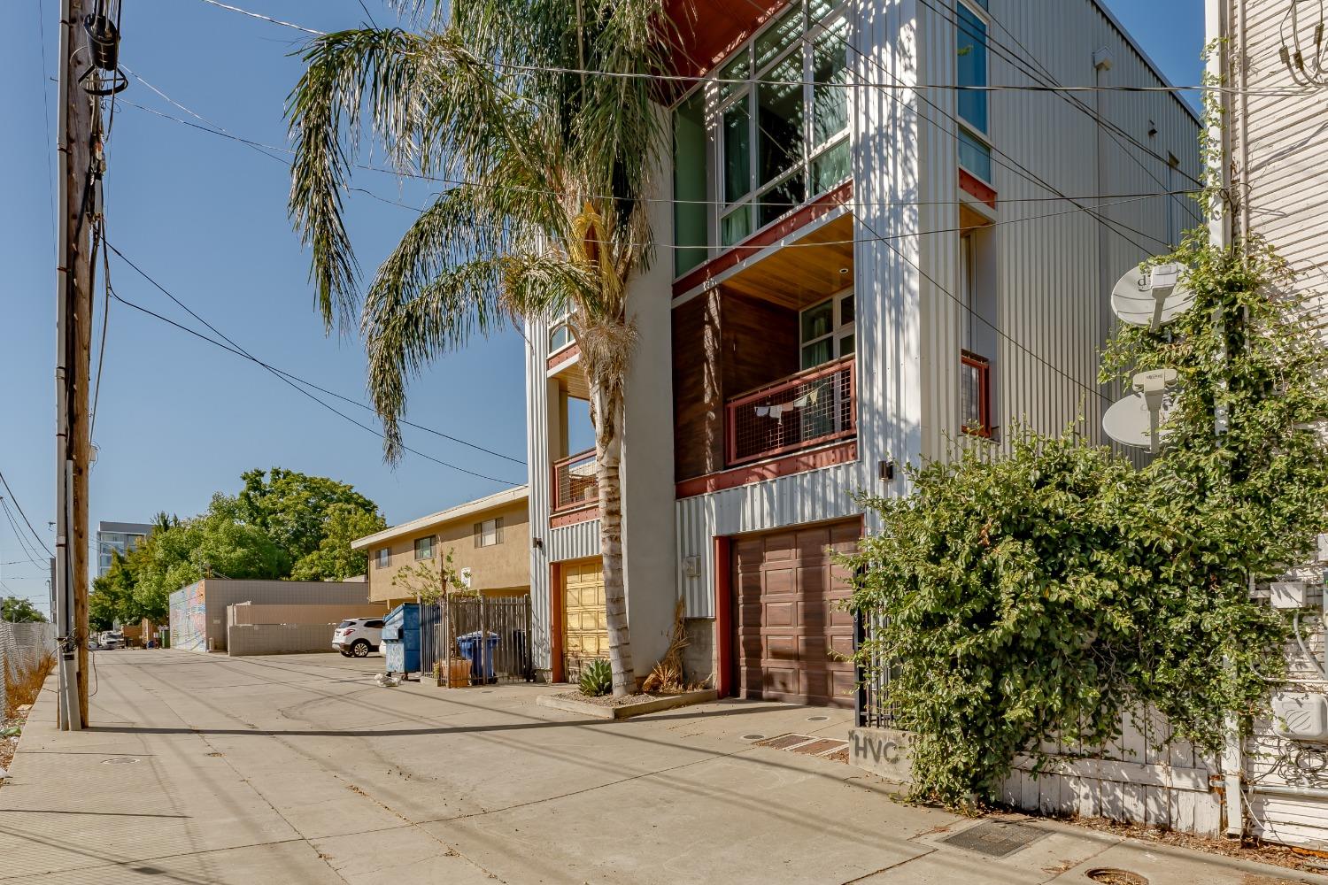 Detail Gallery Image 27 of 27 For 1626 Q St, Sacramento,  CA 95811 - 2 Beds | 2 Baths