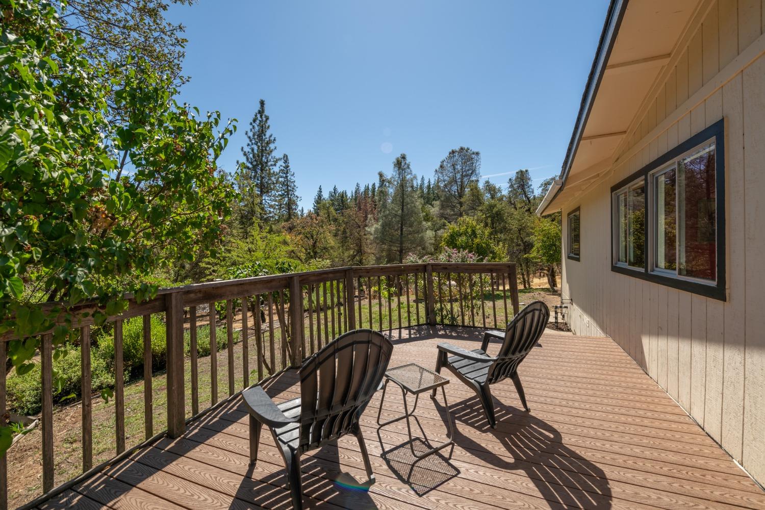 Detail Gallery Image 2 of 24 For 5578 Johnny Tuck Ct, Pollock Pines,  CA 95726 - 3 Beds | 2 Baths