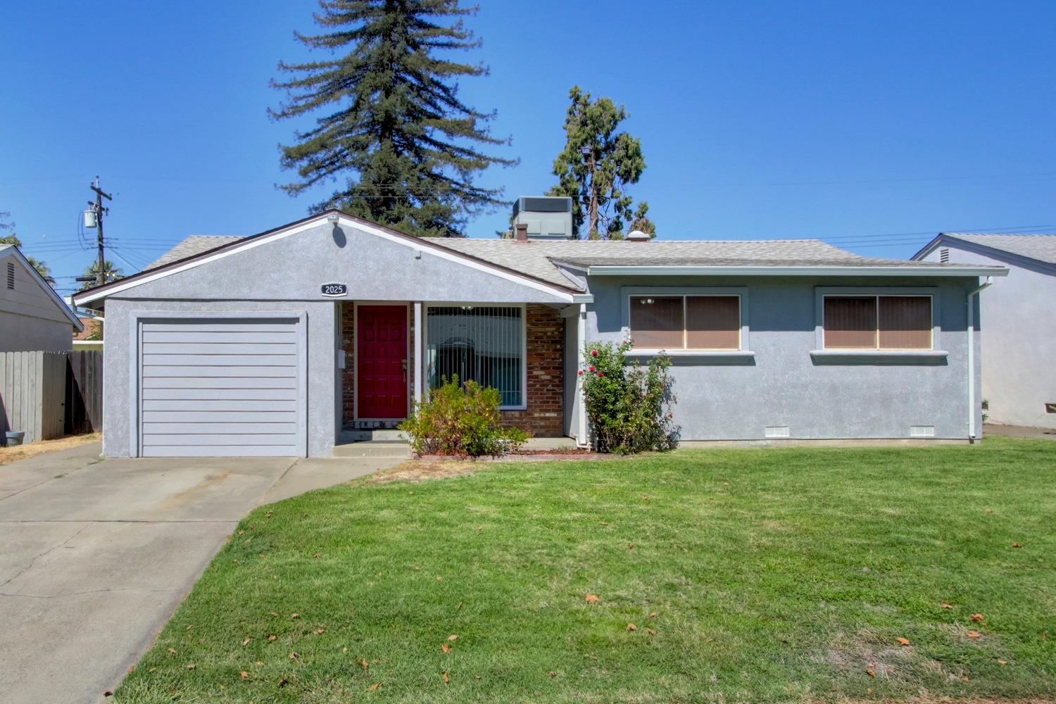 Detail Gallery Image 1 of 1 For 2025 Bowling Green Dr, Sacramento,  CA 95825 - 3 Beds | 1/1 Baths