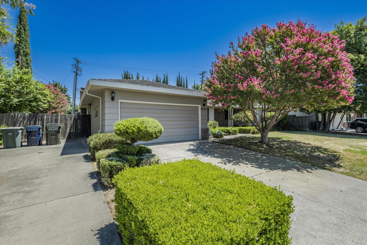 Detail Gallery Image 32 of 35 For 6549 Lake Park Dr, Sacramento,  CA 95831 - 3 Beds | 2/1 Baths