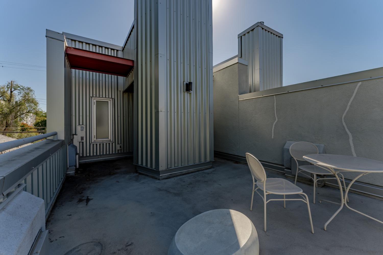 Detail Gallery Image 7 of 27 For 1626 Q St, Sacramento,  CA 95811 - 2 Beds | 2 Baths