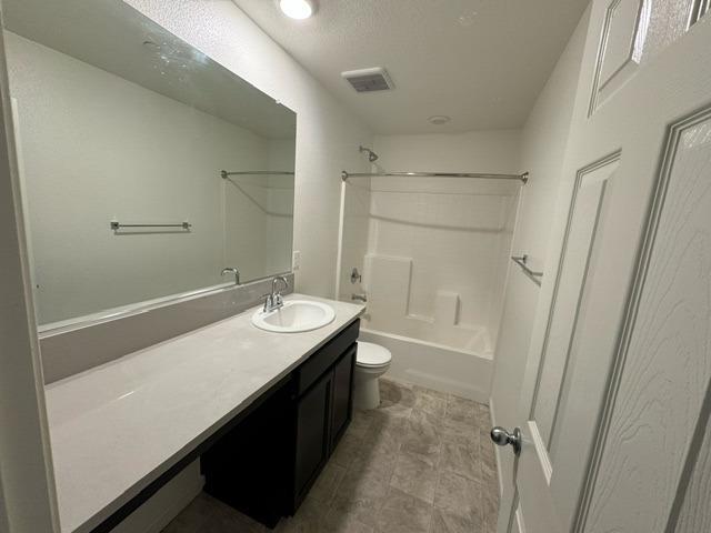 Detail Gallery Image 13 of 21 For 1629 Silvershire Dr, Stockton,  CA 95206 - 4 Beds | 2/1 Baths