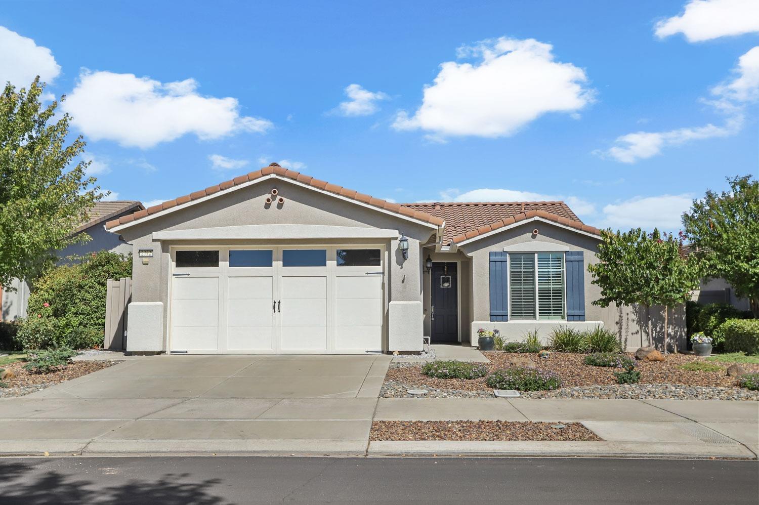 Detail Gallery Image 1 of 57 For 2372 Shadow Berry Dr, Manteca,  CA 95336 - 2 Beds | 2 Baths