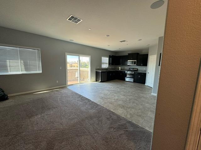 Detail Gallery Image 5 of 21 For 1629 Silvershire Dr, Stockton,  CA 95206 - 4 Beds | 2/1 Baths