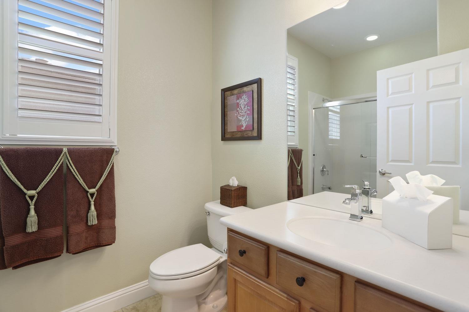 Detail Gallery Image 20 of 57 For 2372 Shadow Berry Dr, Manteca,  CA 95336 - 2 Beds | 2 Baths