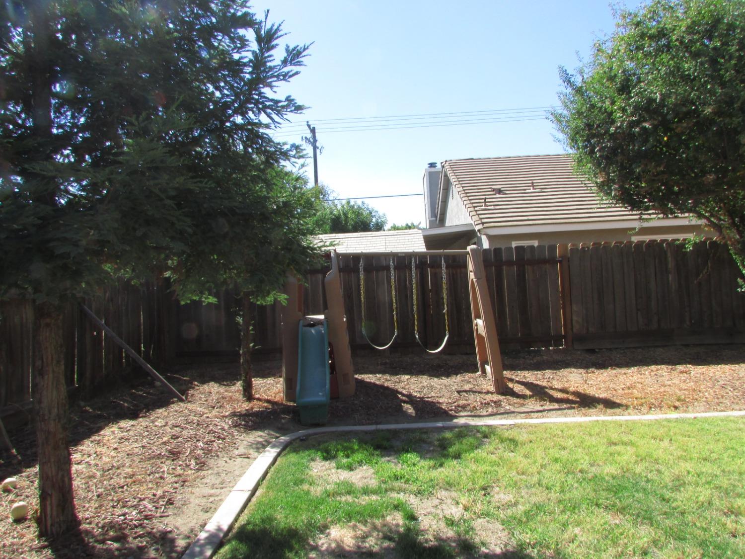 Detail Gallery Image 35 of 46 For 1560 Bluethroat Dr, Turlock,  CA 95382 - 3 Beds | 2/1 Baths