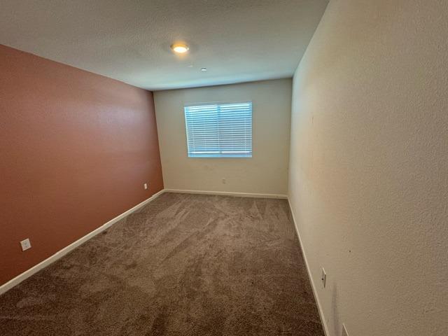 Detail Gallery Image 9 of 21 For 1629 Silvershire Dr, Stockton,  CA 95206 - 4 Beds | 2/1 Baths