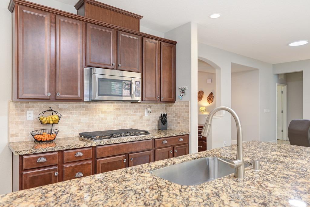 Detail Gallery Image 6 of 39 For 2620 Wagner Pl, El Dorado Hills,  CA 95762 - 4 Beds | 2/1 Baths